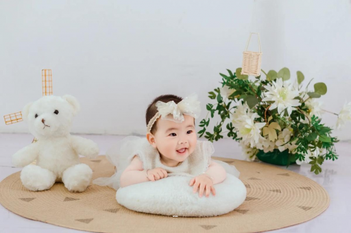 邵阳县宝宝三个月翻身