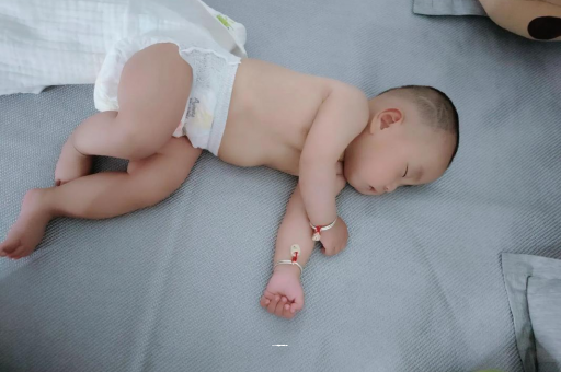 邵阳县几个月宝宝会抬头